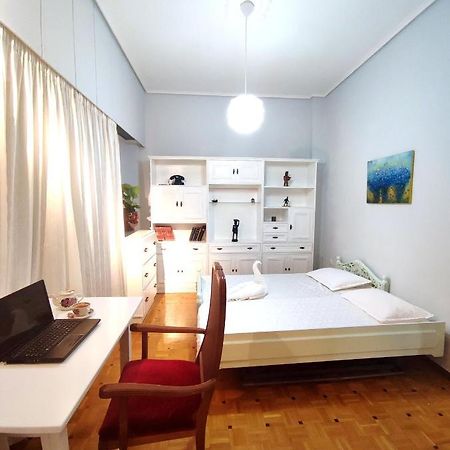 Charm & Comfort Near Petralona Station Athene Buitenkant foto